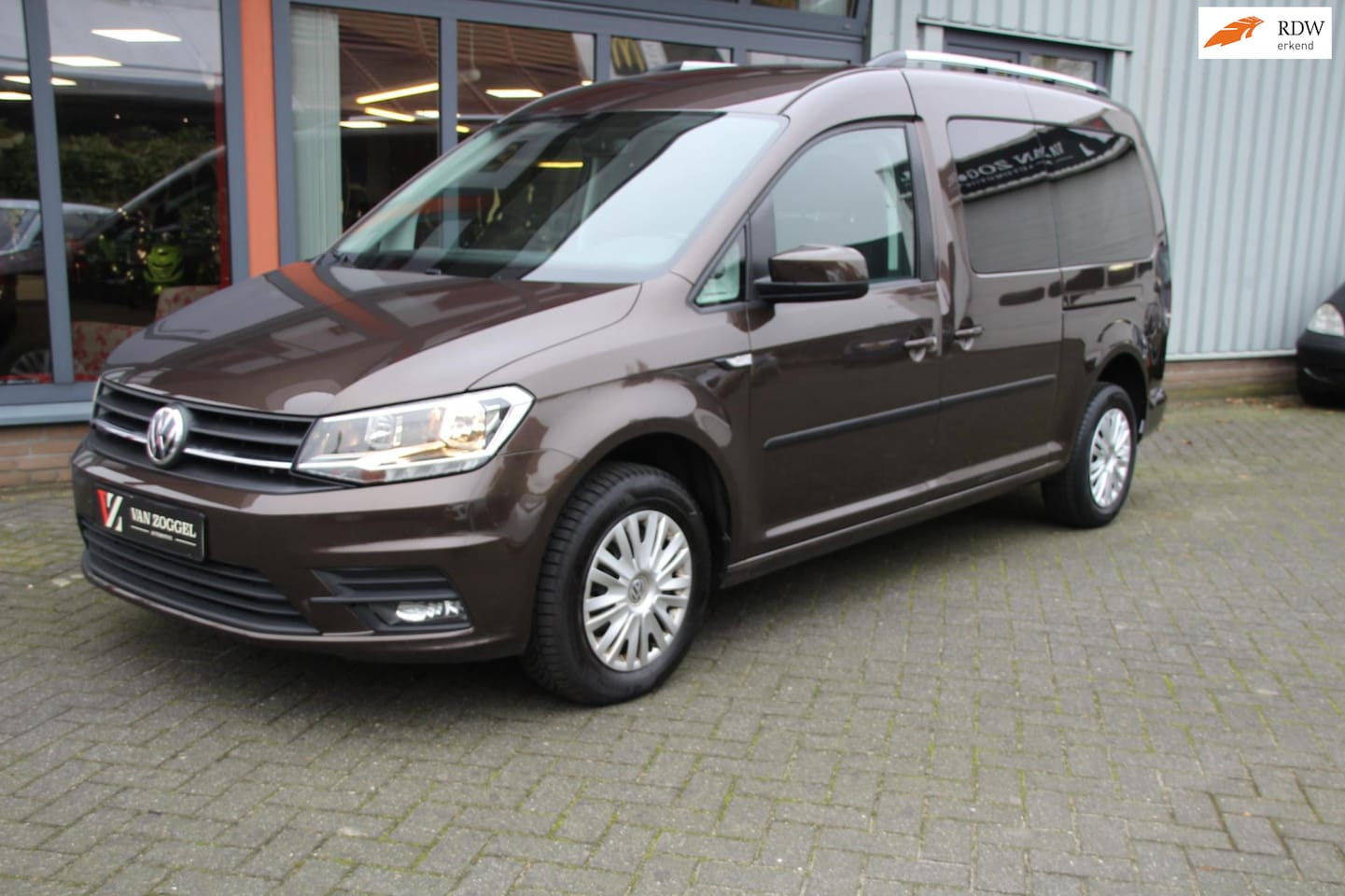 Volkswagen Caddy Maxi - 1.0 TSI Comfortline+ecc+Privacy-Glass +2x schuifdeur = 7 PE - AutoWereld.nl