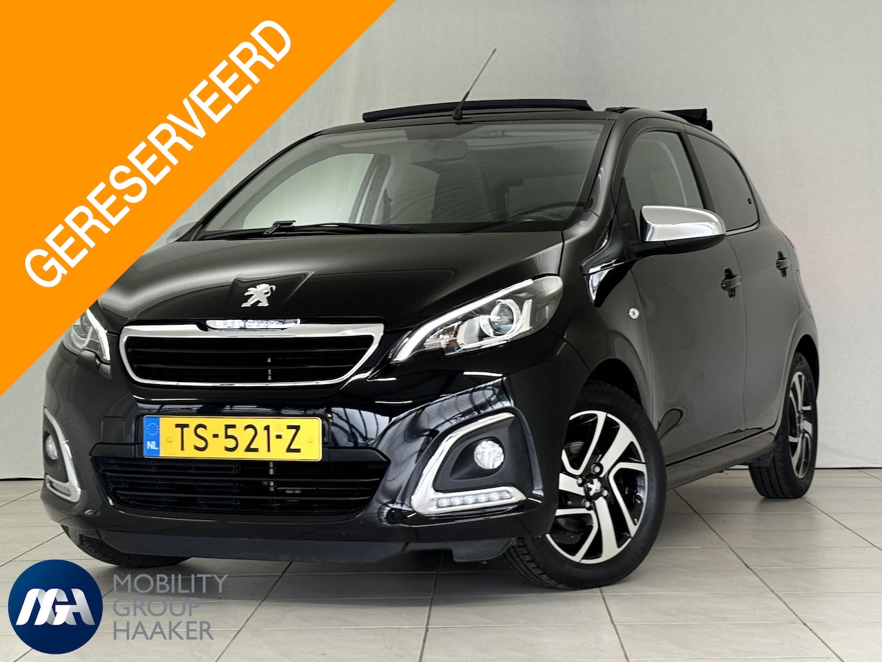 Peugeot 108 - 1.0 e-VTi Allure TOP! I Navigatie I Lederen Bekleding I Stoelverwarming I Parkeercamera - AutoWereld.nl