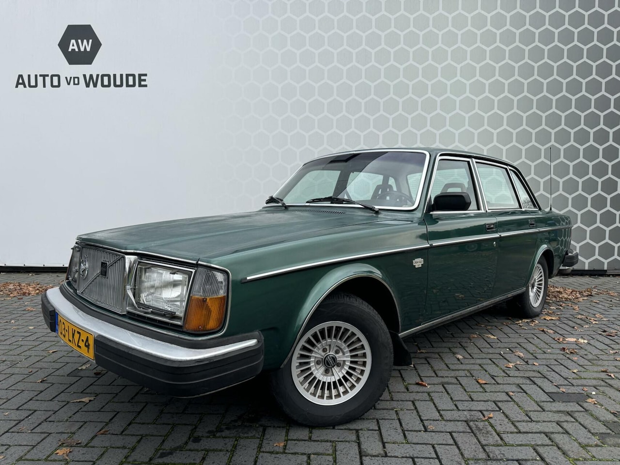 Volvo 264 - GL Automaat Trekhaak Schuifdak Luxe Velours Airco - AutoWereld.nl