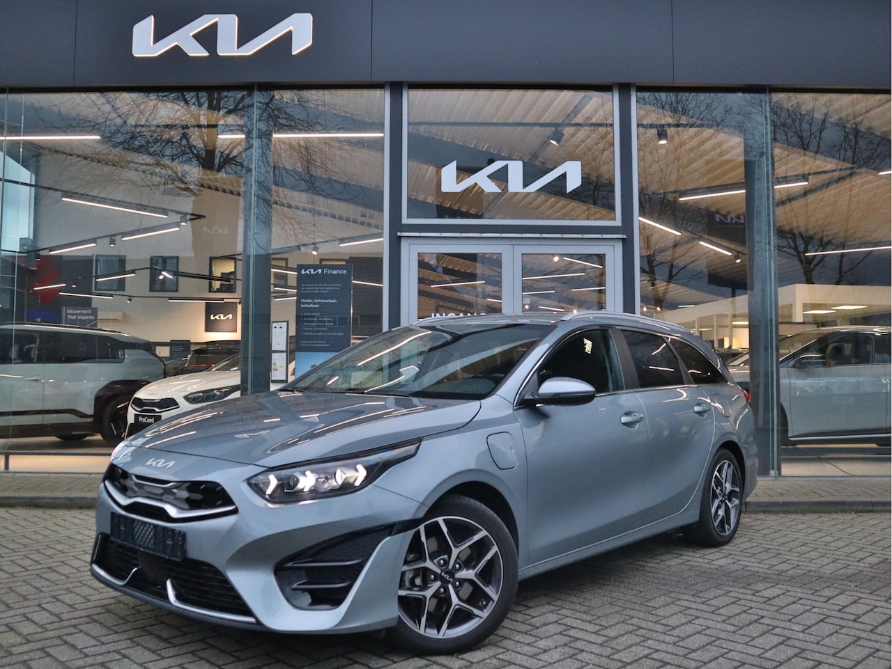 Kia Cee'd Sportswagon - Ceed 1.6 GDI PHEV ExecutiveLine Navi+BT+Cam ECC-Airco Cr.Control Stoel.Verw+Verkoeling 17" - AutoWereld.nl