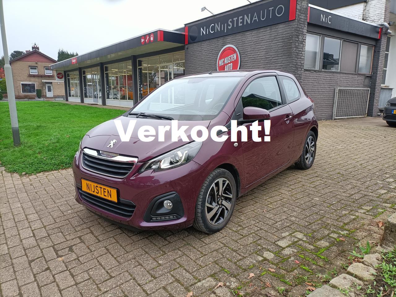 Peugeot 108 - 1.2 82pk Airco, Navi via App., Camera. - AutoWereld.nl