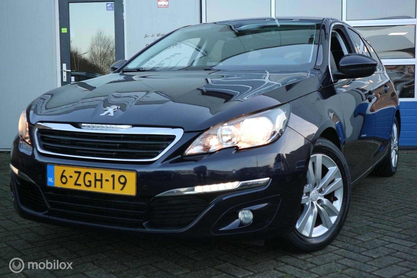 Peugeot 308 SW - 1.6 BlueHDI Blue Lease Executive 1.6 BlueHDI Blue Lease Executive - AutoWereld.nl