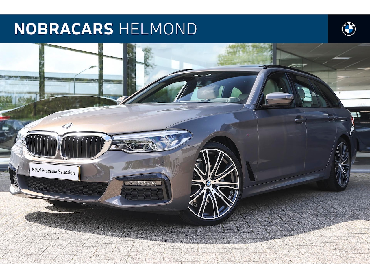 BMW 5-serie Touring - 520i High Executive M Sport Automaat / Panoramadak / Stoelverwarming / Adaptieve LED / Hea - AutoWereld.nl