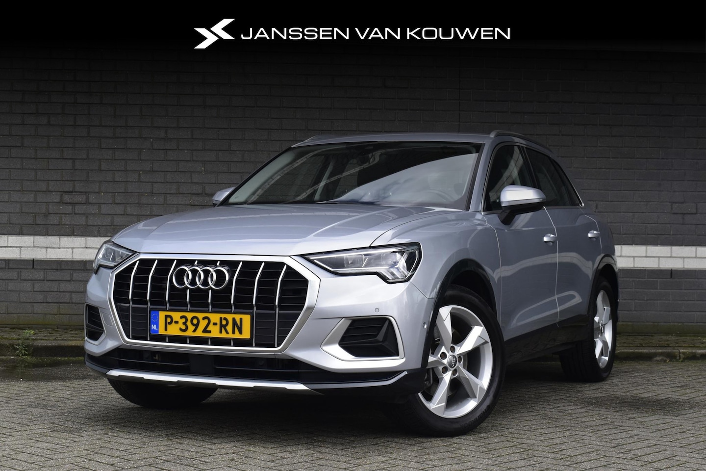 Audi Q3 - 40 TFSI quattro Advanced Pro Line Business / Virtual / Matrix / Sportstoelen / Trekhaak - AutoWereld.nl