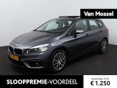 BMW 2-serie Active Tourer - 220i | Navigatie | Panoramadak | Clima | Parkeersensoren | Lichtmetalen Velgen |