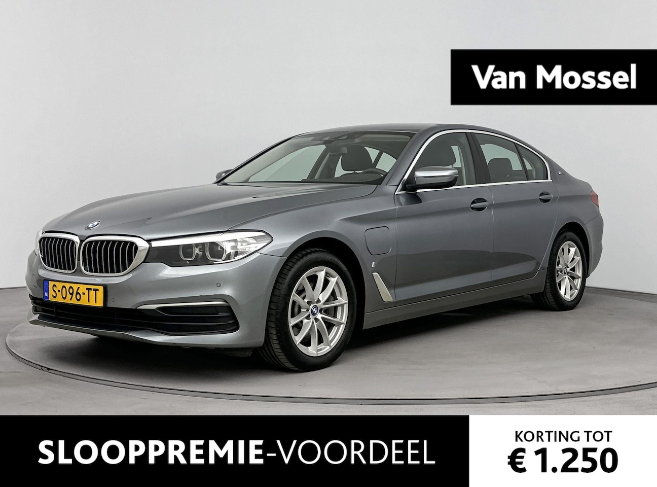 BMW 5-serie - 530e iPerformance High Executive | Navigatie | Stoelverwarming | Camera | LED Verlichting - AutoWereld.nl