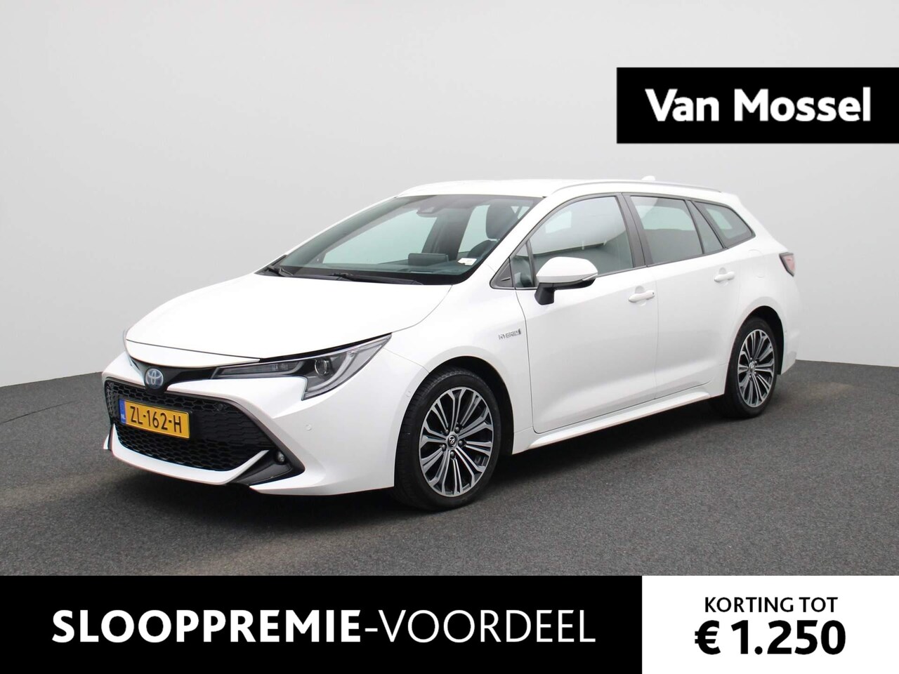 Toyota Corolla Touring Sports - 1.8 Hybrid Style | Automaat | Camera | Navigatie | Climate control | Stoel verwarming | Bl - AutoWereld.nl