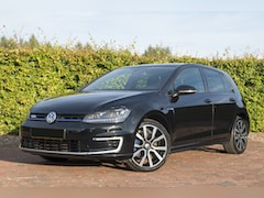 Volkswagen Golf - 1.4 TSI GTE trekhaak panoramadak carplay camera DAB+