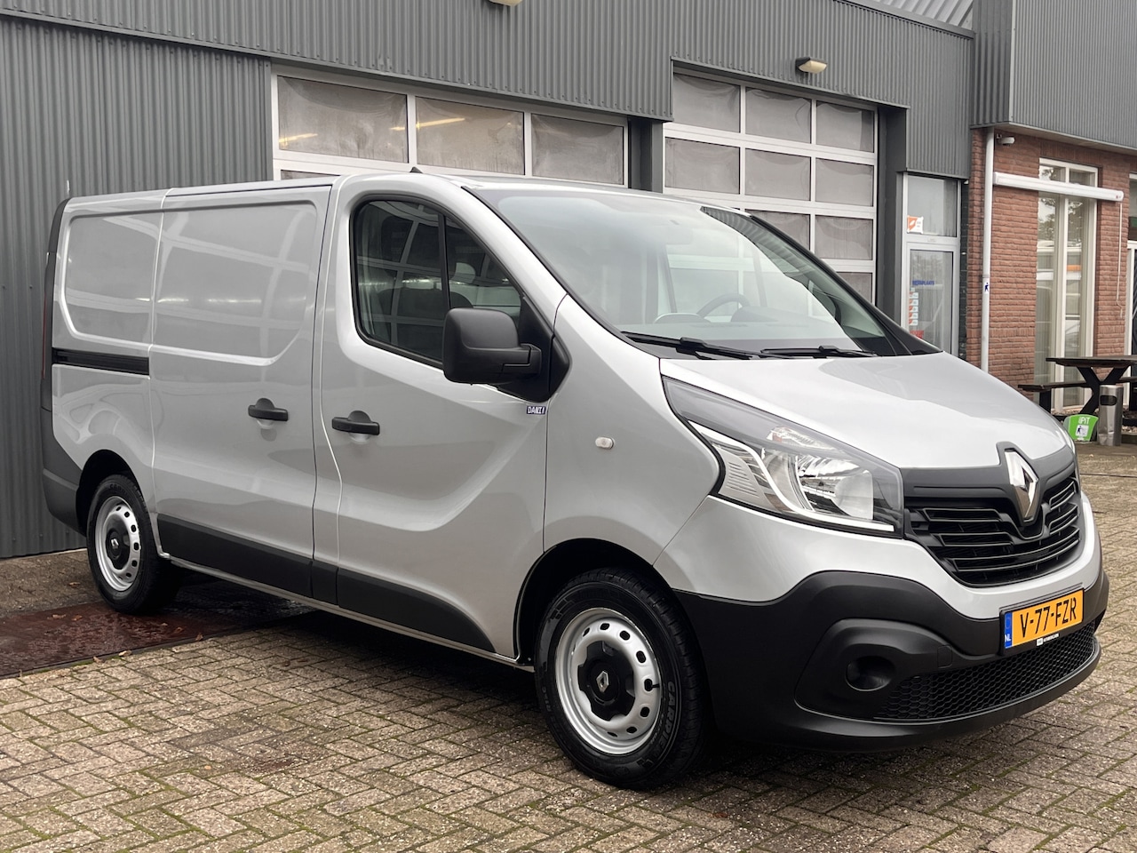 Renault Trafic - 1.6 dCi T27 L1H1 BTW en BPM vrij Airco Cruise control Bleutooth telefoon voorbereiding Par - AutoWereld.nl