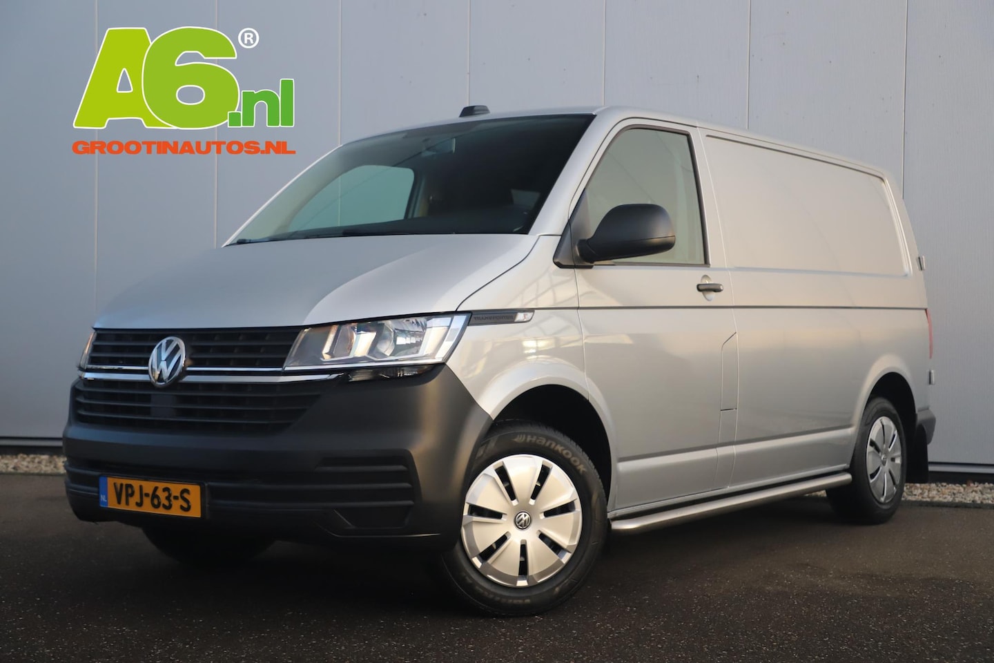 Volkswagen Transporter - 2.0 TDI L1H1 110PK Carplay Android Navigatie Airco Schuifdeur Achterdeuren Sidebars - AutoWereld.nl