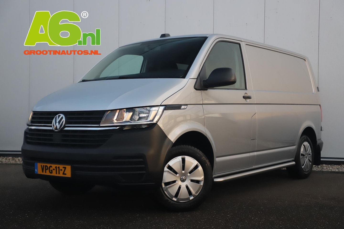 Volkswagen Transporter - 2.0 TDI L1H1 110PK Carplay Android Navigatie Airco Schuifdeur Achterdeuren Sidebars - AutoWereld.nl