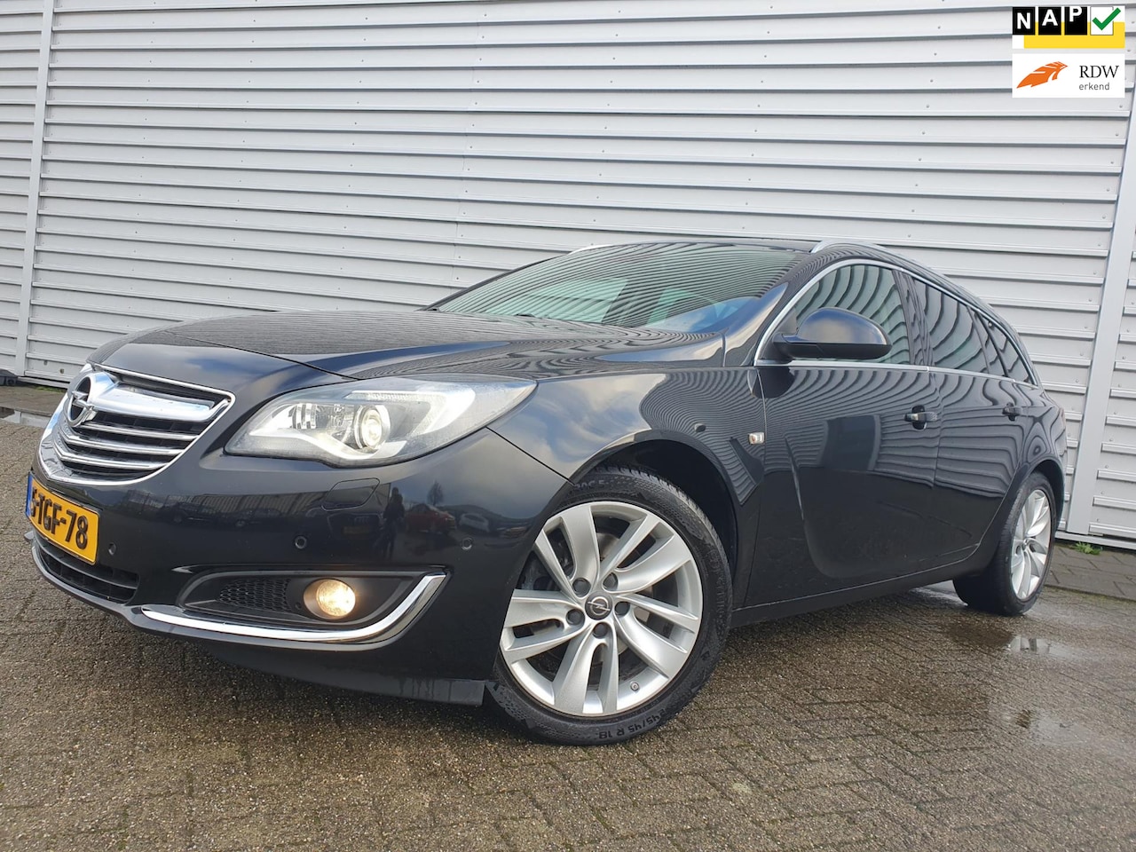 Opel Insignia Sports Tourer - 1.6 T Cosmo Clima/Cruise/Navi/Leder - AutoWereld.nl