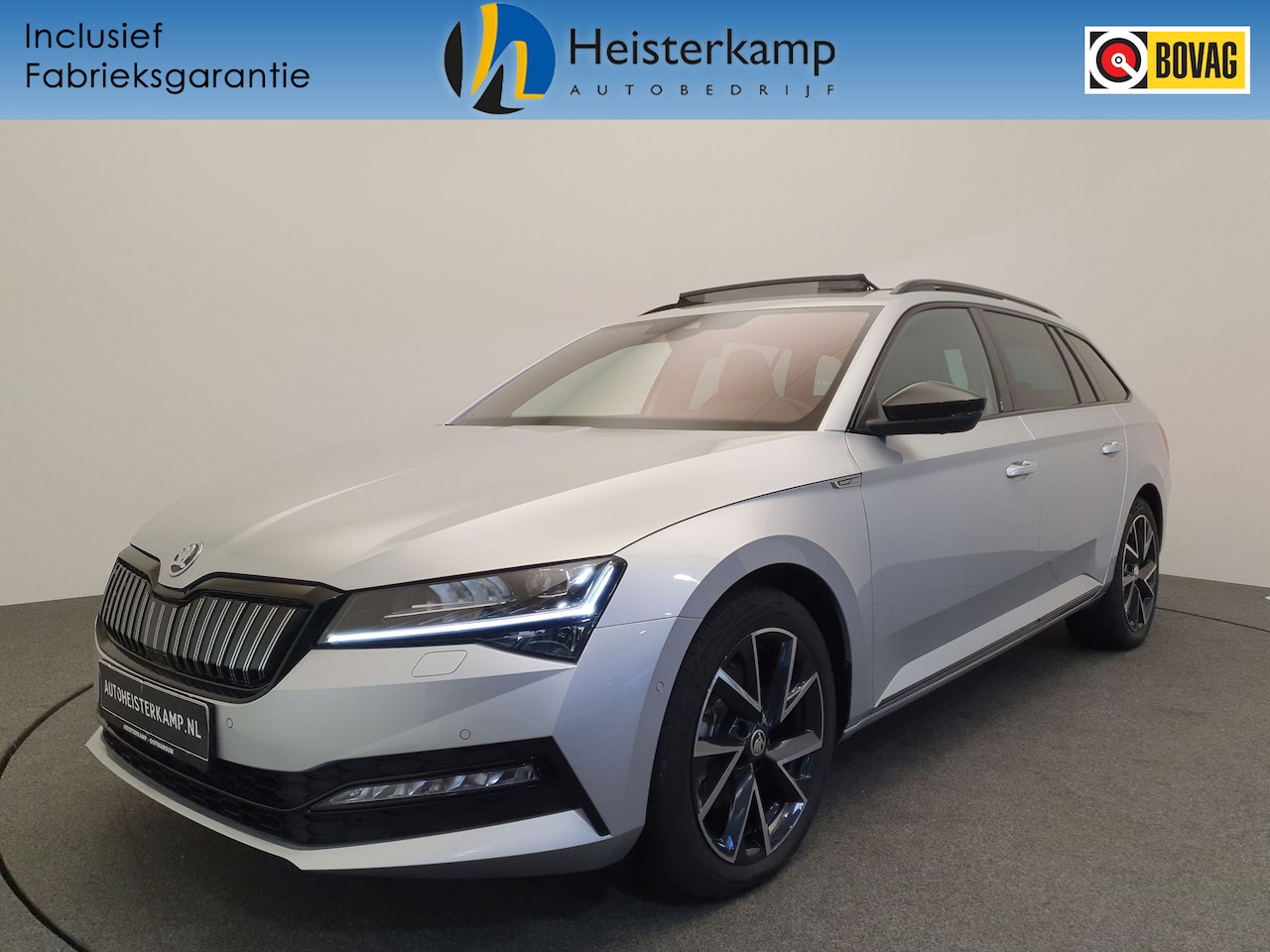 Skoda Superb Combi - 1.4 TSI 218pk iV Sportline Wegklapbare trekhaak, Panoramadak, 360 Camera - AutoWereld.nl