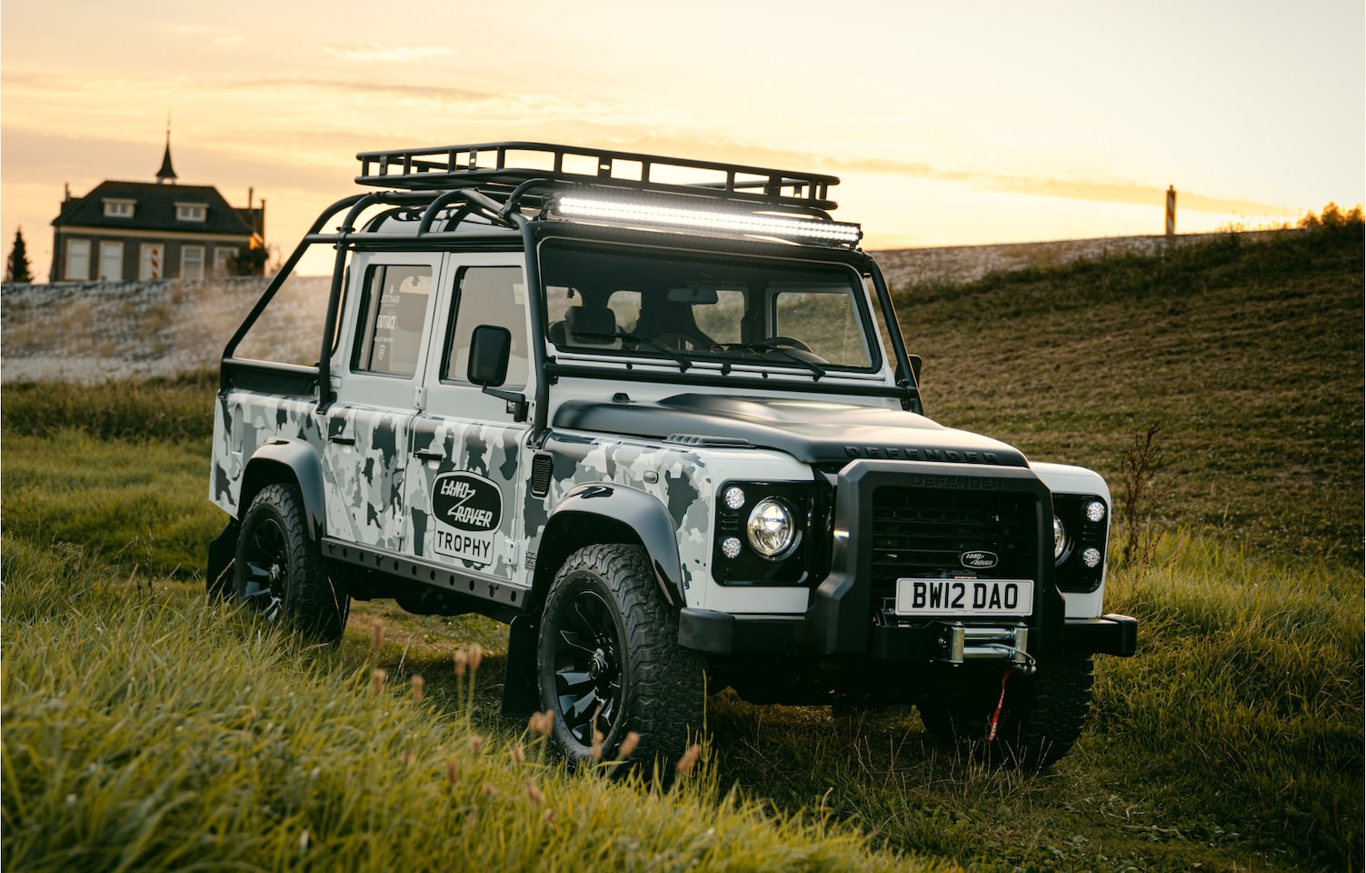 Land Rover Defender 110 - Crew Cab - 1/4 LHD Worldwide! TROPHY 2 - AutoWereld.nl