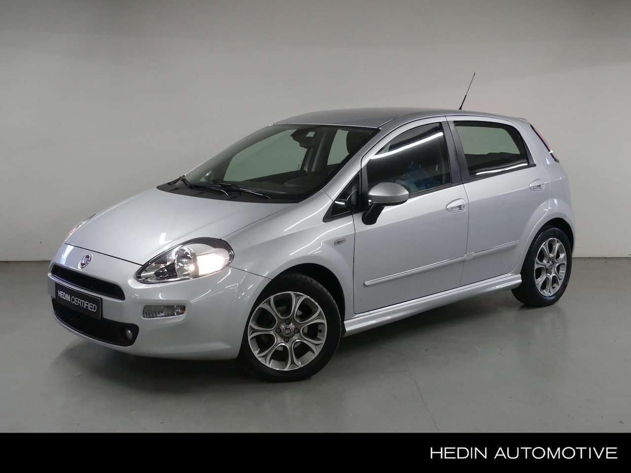 Fiat Punto Evo - 0.9 TwinAir Street | Airco | Cruise Control | Lichtmetalen Velgen | Audio | Parkeersensore - AutoWereld.nl