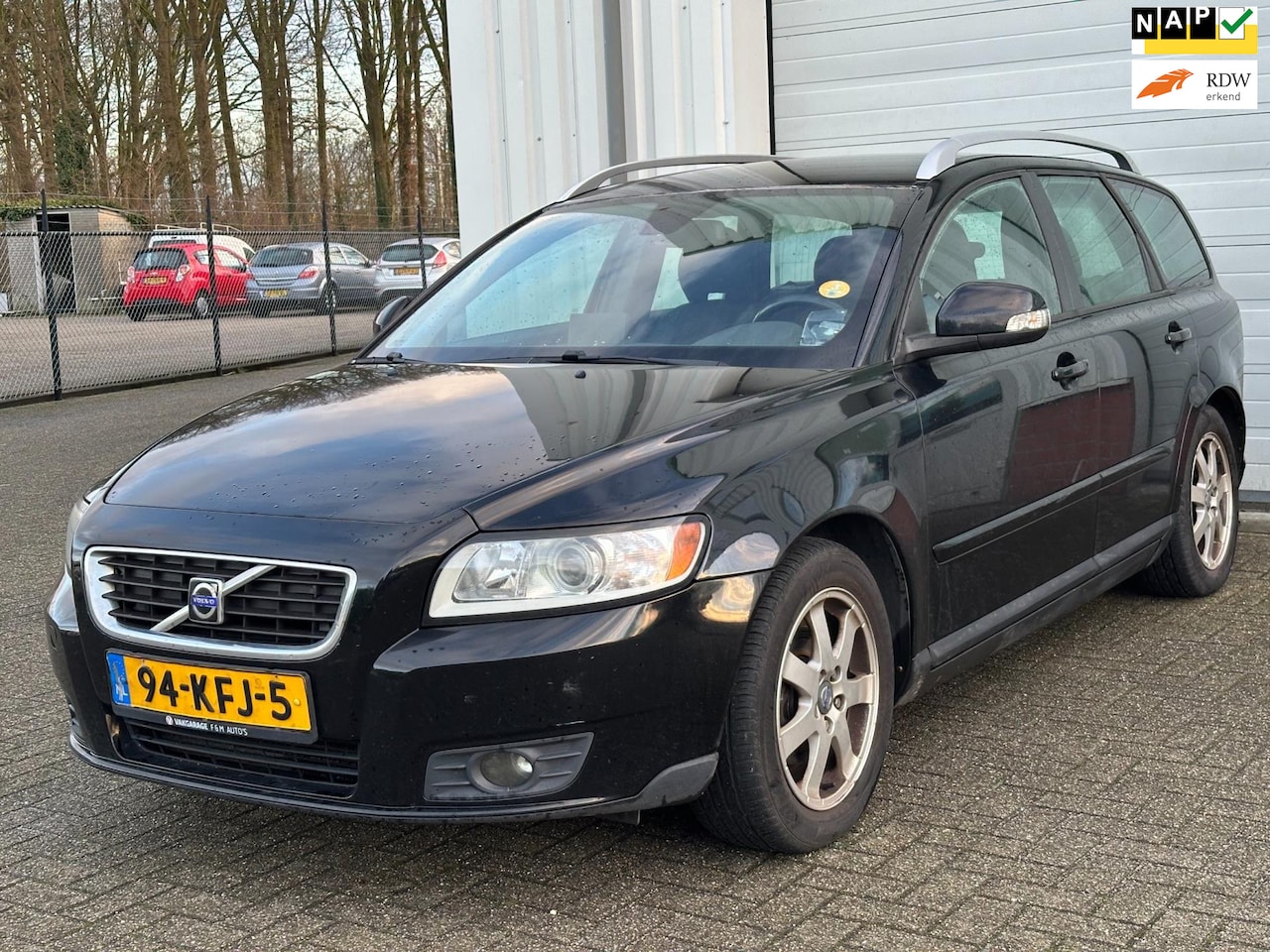 Volvo V50 - 1.6D S/S 1.6D S/S, Navi, Alu Velgen, Climate, Cruise, Trekhaak ! - AutoWereld.nl