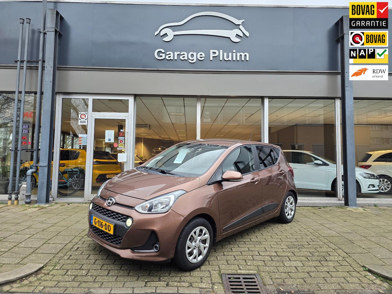 Hyundai i10 - Hyundai 1.0i Premium Navi/Stuur en stoelverwarming/Pdc - AutoWereld.nl