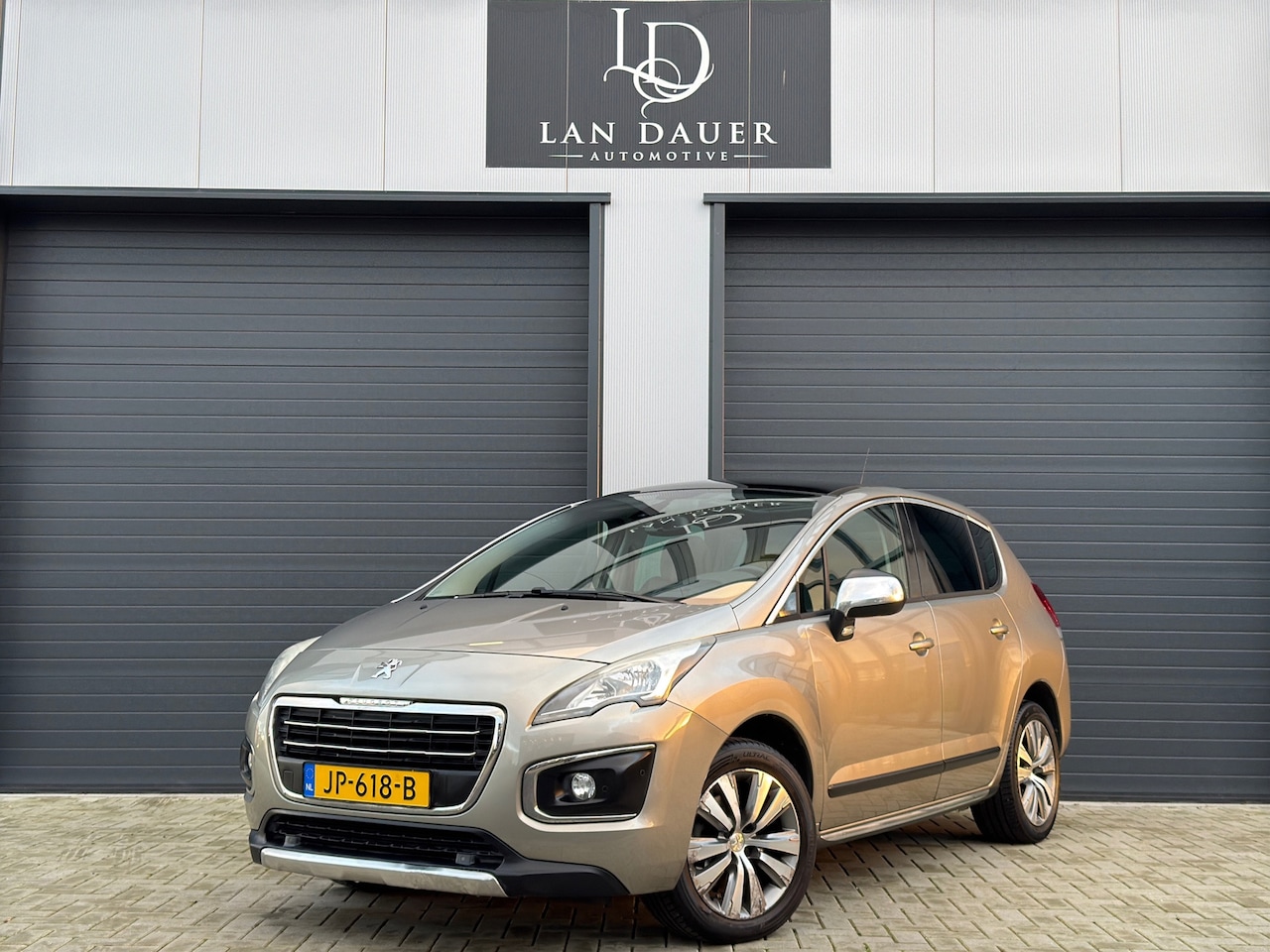 Peugeot 3008 - 1.6 THP / Pano / Automaat / Trekhaak - AutoWereld.nl