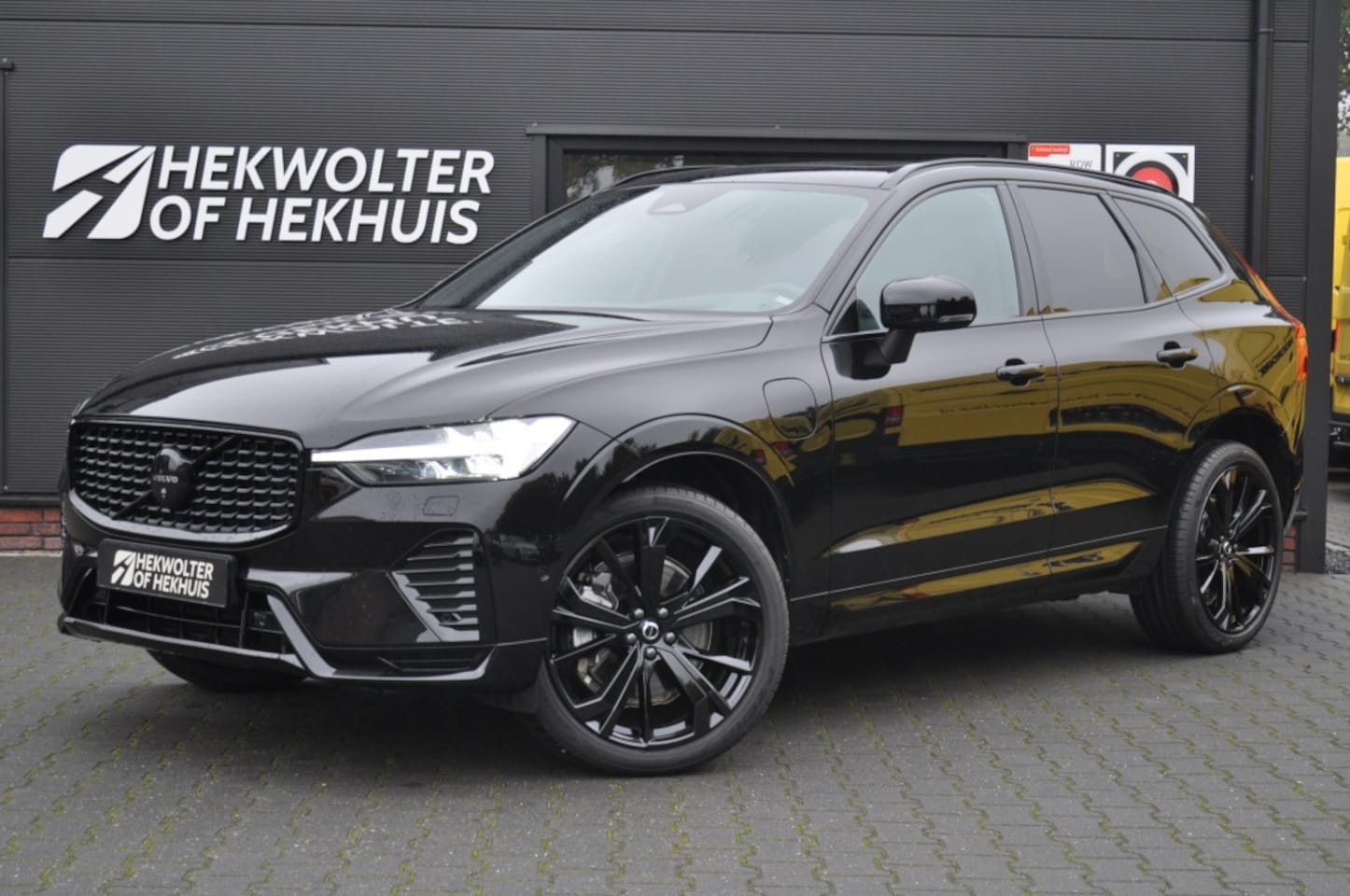 Volvo XC60 - T6 AWD Ultra Black Plug-in | Trekhaak | Pano | H/K | 360 - AutoWereld.nl