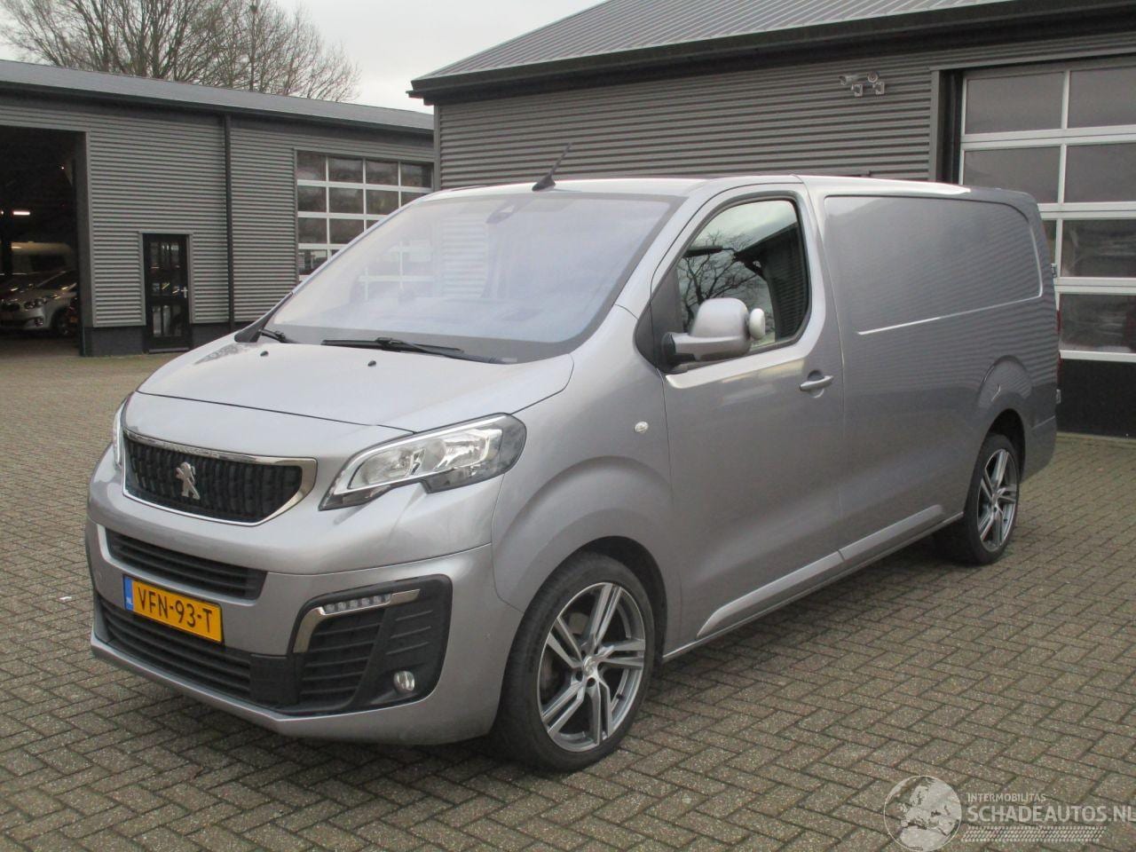 Peugeot Expert - 2.0 BleuHDI 180 Standard Asphalt automaat - AutoWereld.nl