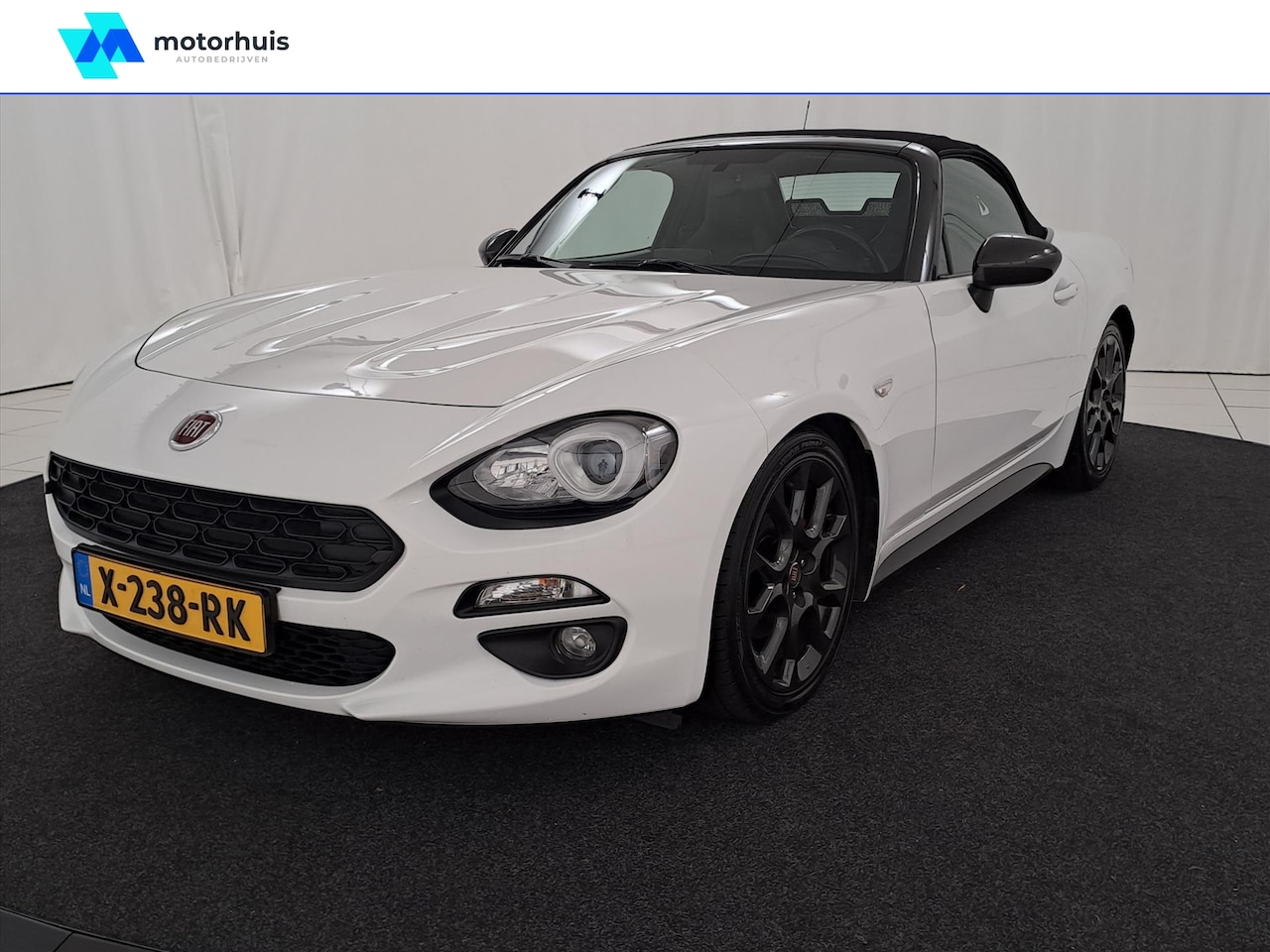 Fiat 124 Spider - 1.4 MultiAir Turbo 16v 140pk 124 Spider Lusso / Navigatie / Leder / Parkeersensoren - AutoWereld.nl