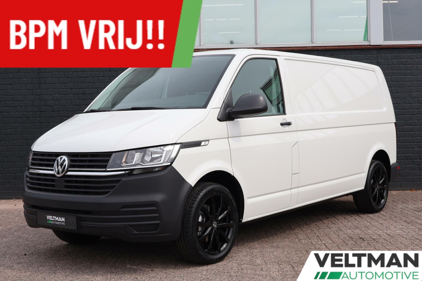 Volkswagen Transporter - 2.0 TDI L2H1 150PK DSG CAMERA TREKHAAK DIRECT LEVERBAAR BPM VRIJ - AutoWereld.nl