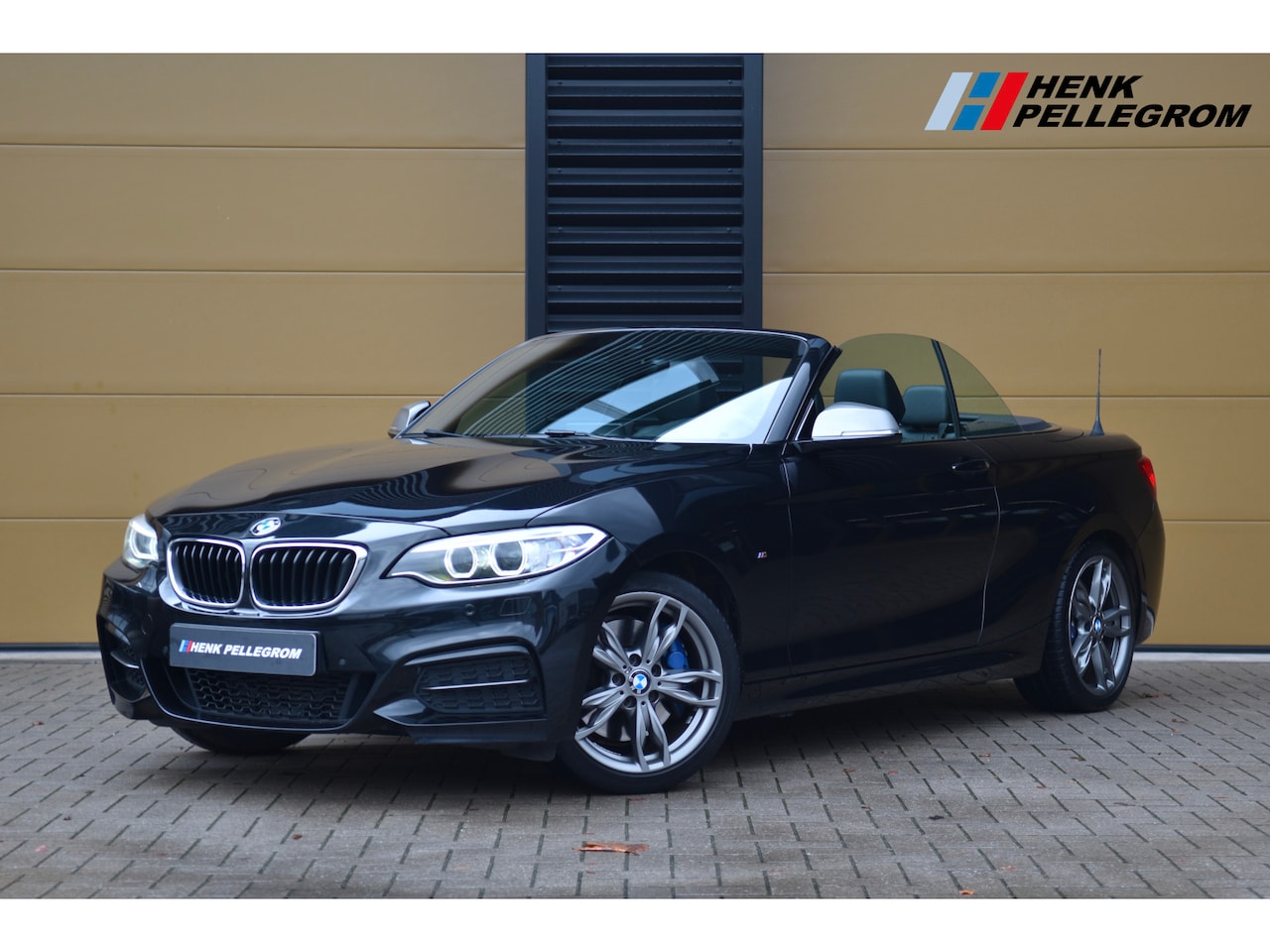 BMW 2-serie Cabrio - M235i xDrive * M Sportpakket * Harman Kardon * Keyless entry * Navigatie Professional * Le - AutoWereld.nl