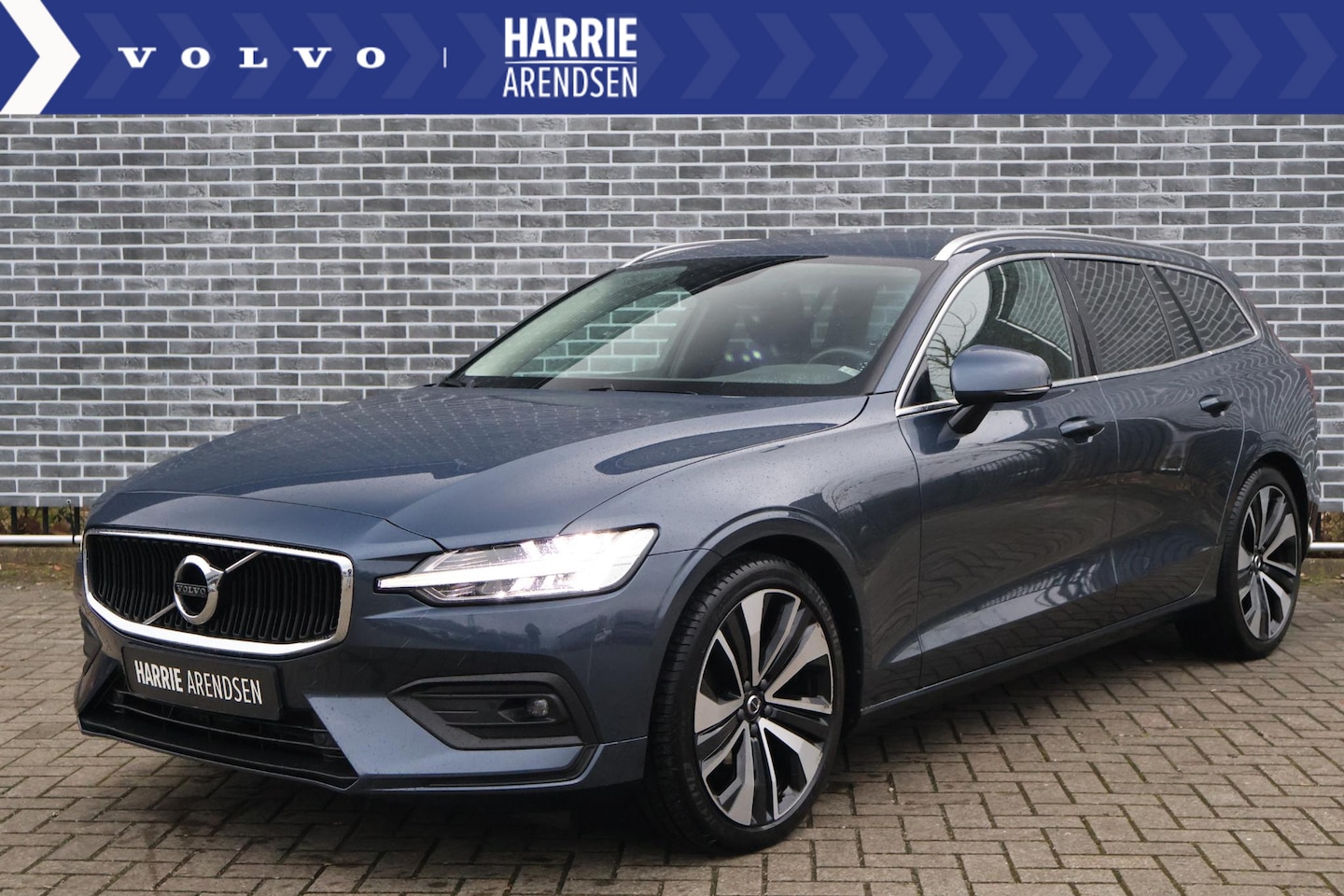 Volvo V60 - 2.0 T4 Momentum Pro Trekhaak | Adaptieve Cruise Control | Parkeersensoren v+a | achteruitr - AutoWereld.nl