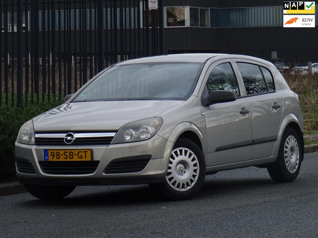 Opel Astra - 1.6 Business NAP/AIRCO/CRUISE/APK 11-2025 - AutoWereld.nl