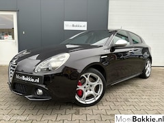 Alfa Romeo Giulietta - 1.4 T Distinctive Sportiva 18" / Clima