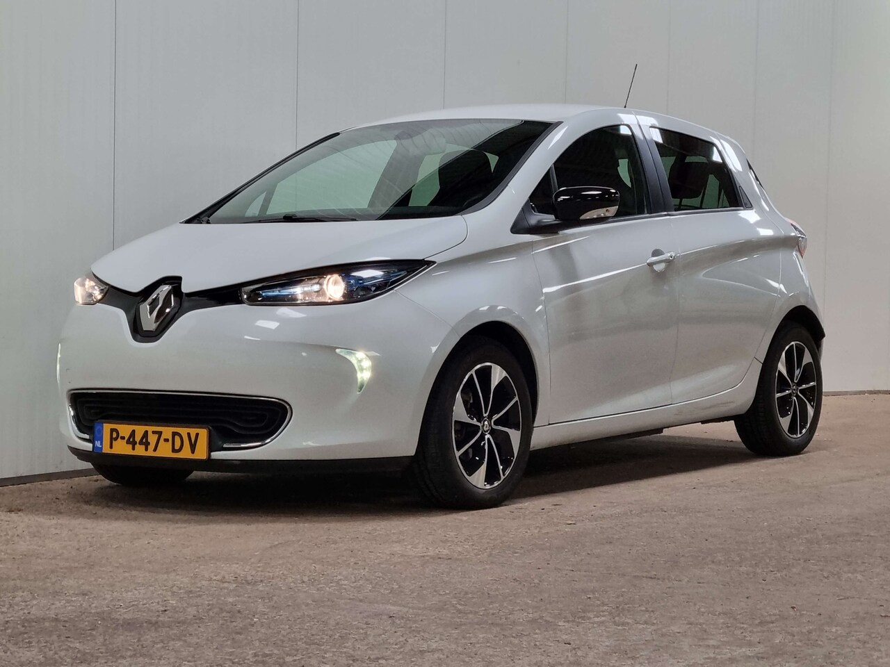 Renault Zoe - R110 Limited 40 (108pk) 41kWh koopaccu Camera/NAVI 11-2018 - AutoWereld.nl