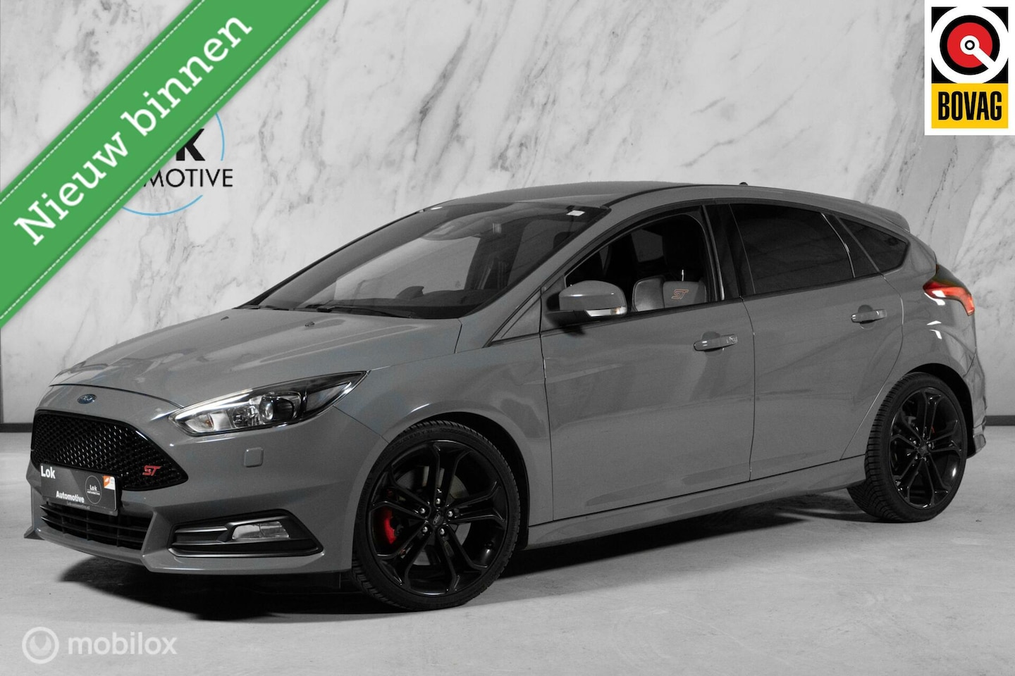 Ford Focus - 2.0 EcoBoost ST-3 RECARO|LED|CAMERA|CARPLAY|CRUISE|250PK|STOELVERWARMING|STUURVERWARMING - AutoWereld.nl