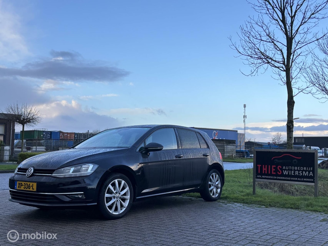 Volkswagen Golf - 1.0 TSI Comfortline Business acc/pdc/apple carplay - AutoWereld.nl