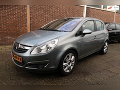 Opel Corsa - 1.4-16V Cosmo, LM velgen, CLimate control, Trekhaak, stuurbediening, half lederen bekledin