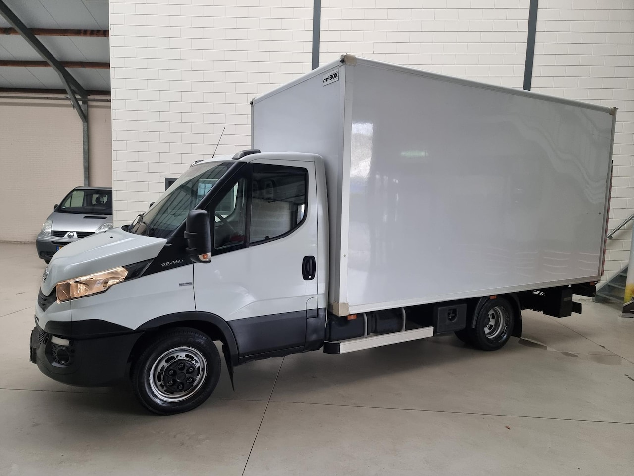 Iveco Daily - 35C14 2.3 375 Dubbel lucht | Ecc | Audio | Laadklep | lat om lat | Zijdeur - AutoWereld.nl