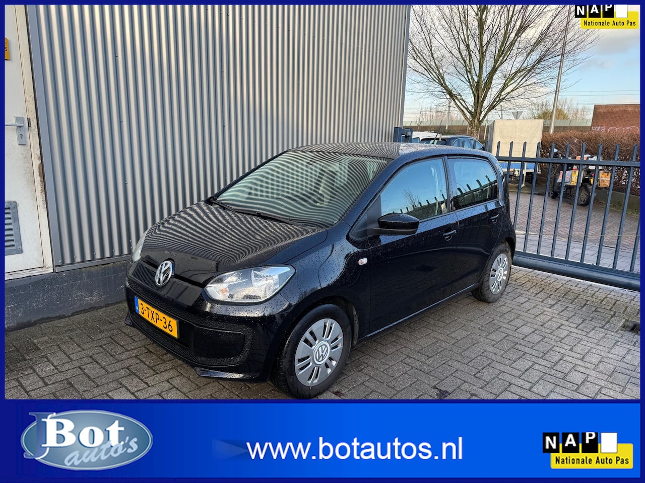 Volkswagen Up! - 1.0 move up! BlueMotion AIRCO / NAVIGATIE / EL RMN / CPV / NETTE STAAT - AutoWereld.nl