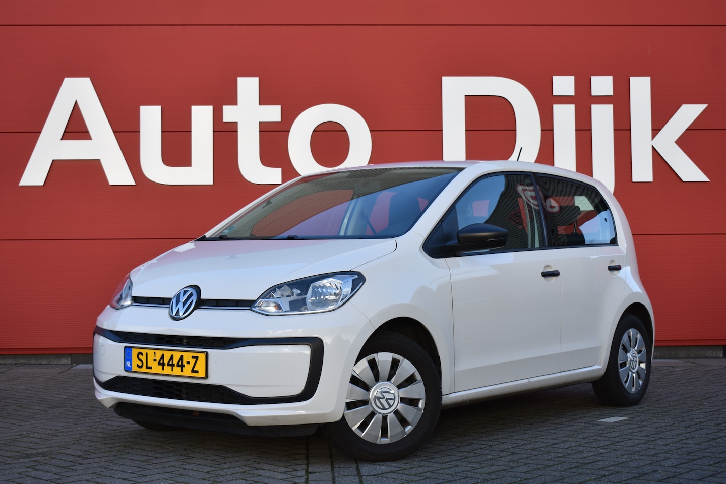 Volkswagen Up! - 1.0 BMT take up! LED | Airco | Elek. ramen | CV | Radio - AutoWereld.nl