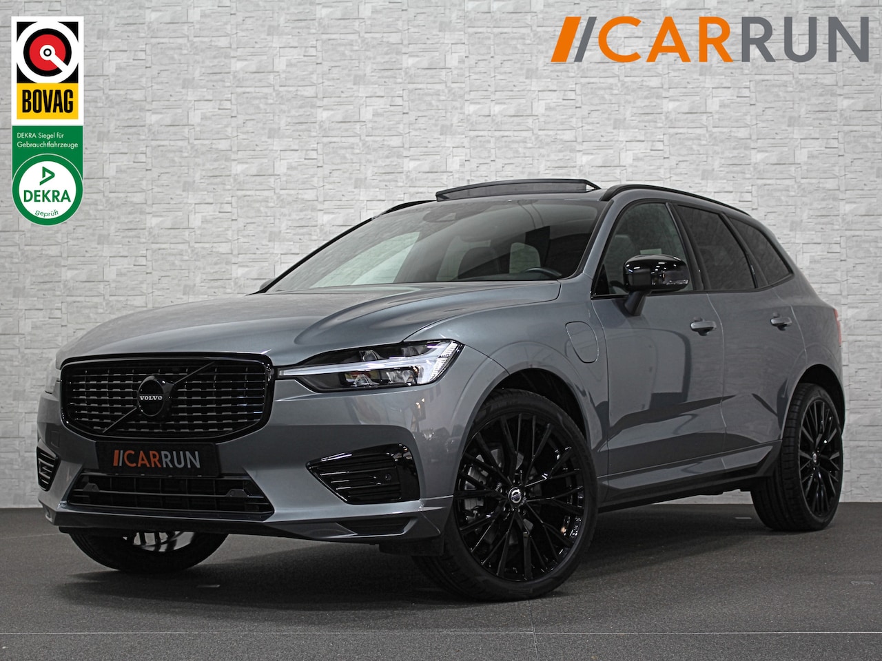 Volvo XC60 - 2.0 T8 AWD R-Design | Luchtvering | Panorama | ACC | Harman-Kardon | Pilot-Assist | Leder - AutoWereld.nl