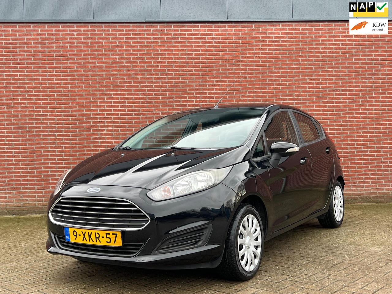 Ford Fiesta - 1.0 Style / NAP / Airco / Trekhaak / Elektrische ramen - AutoWereld.nl