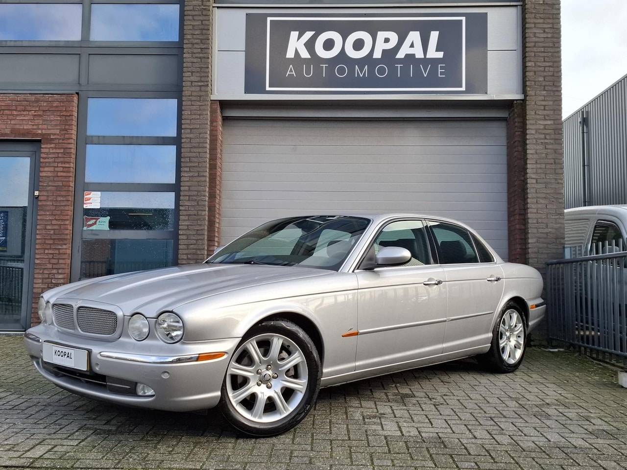 Jaguar XJ - 3.5 V8 | Volledig onderhouden | Youngtimer | NAP - AutoWereld.nl