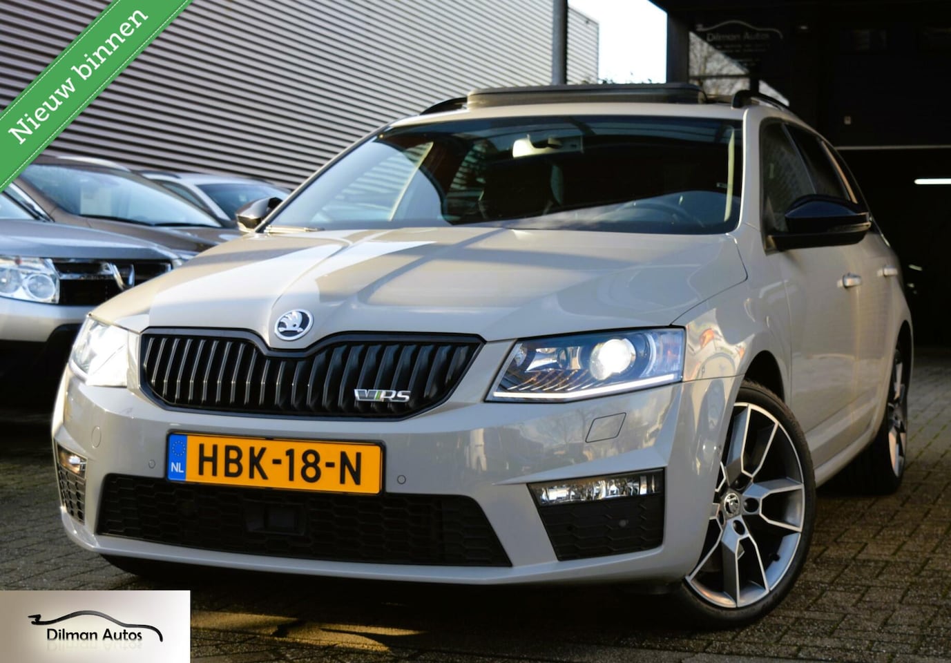 Skoda Octavia Combi - 2.0 TSI RS/Pano/Navi/Camera/Leder/Mooi!! - AutoWereld.nl