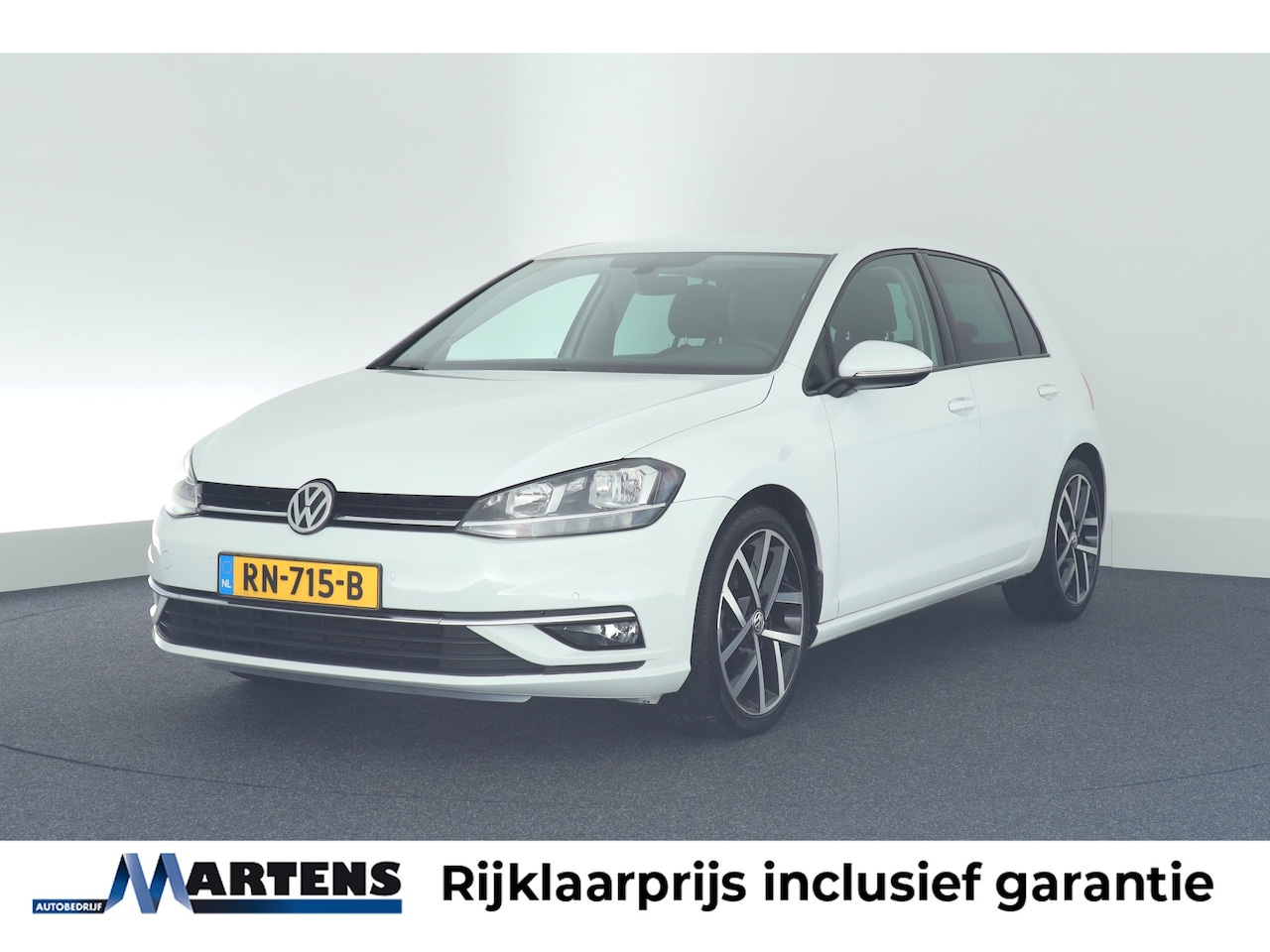 Volkswagen Golf - 1.6 TDI 116pk DSG Highline Dynaudio Virtual Cockpit Navigatie - AutoWereld.nl