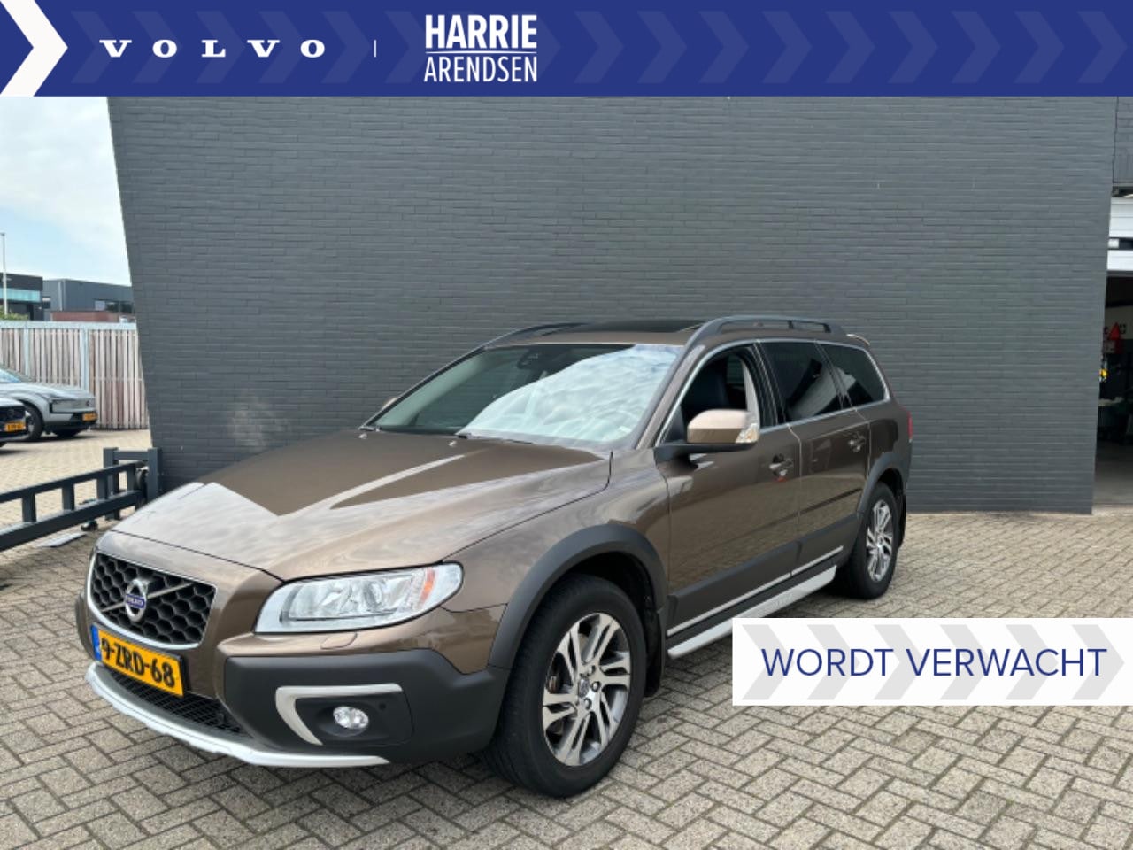 Volvo XC70 - 2.4 D5 Nordic+ AWD | Trekhaak | Luxury Line | Achteruitrijcamera | Getint glas | Stoelverw - AutoWereld.nl