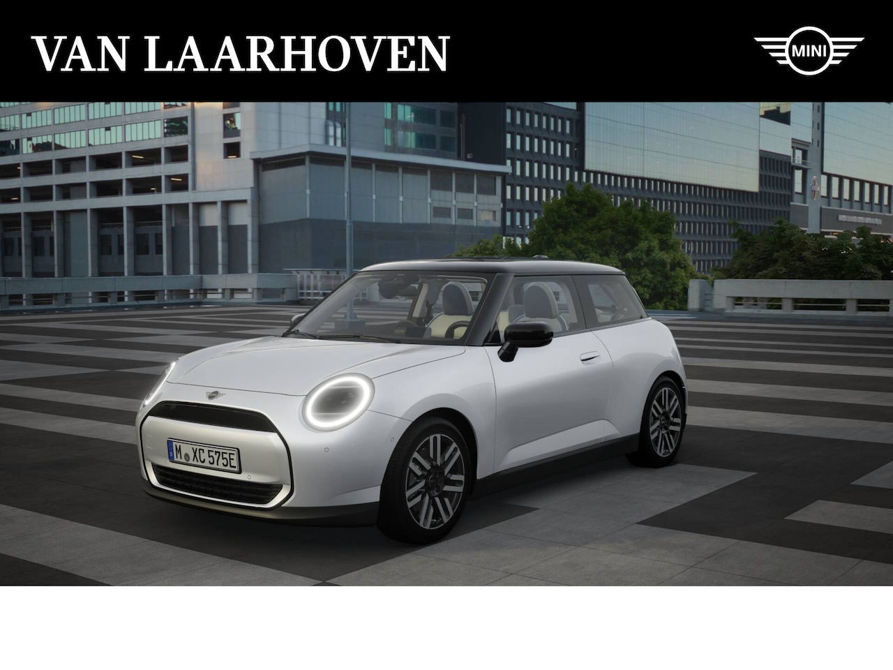 MINI Cooper - Hatchback E / Classic / Pakket S / 17 inch Parallel Spoke 2-tone - AutoWereld.nl