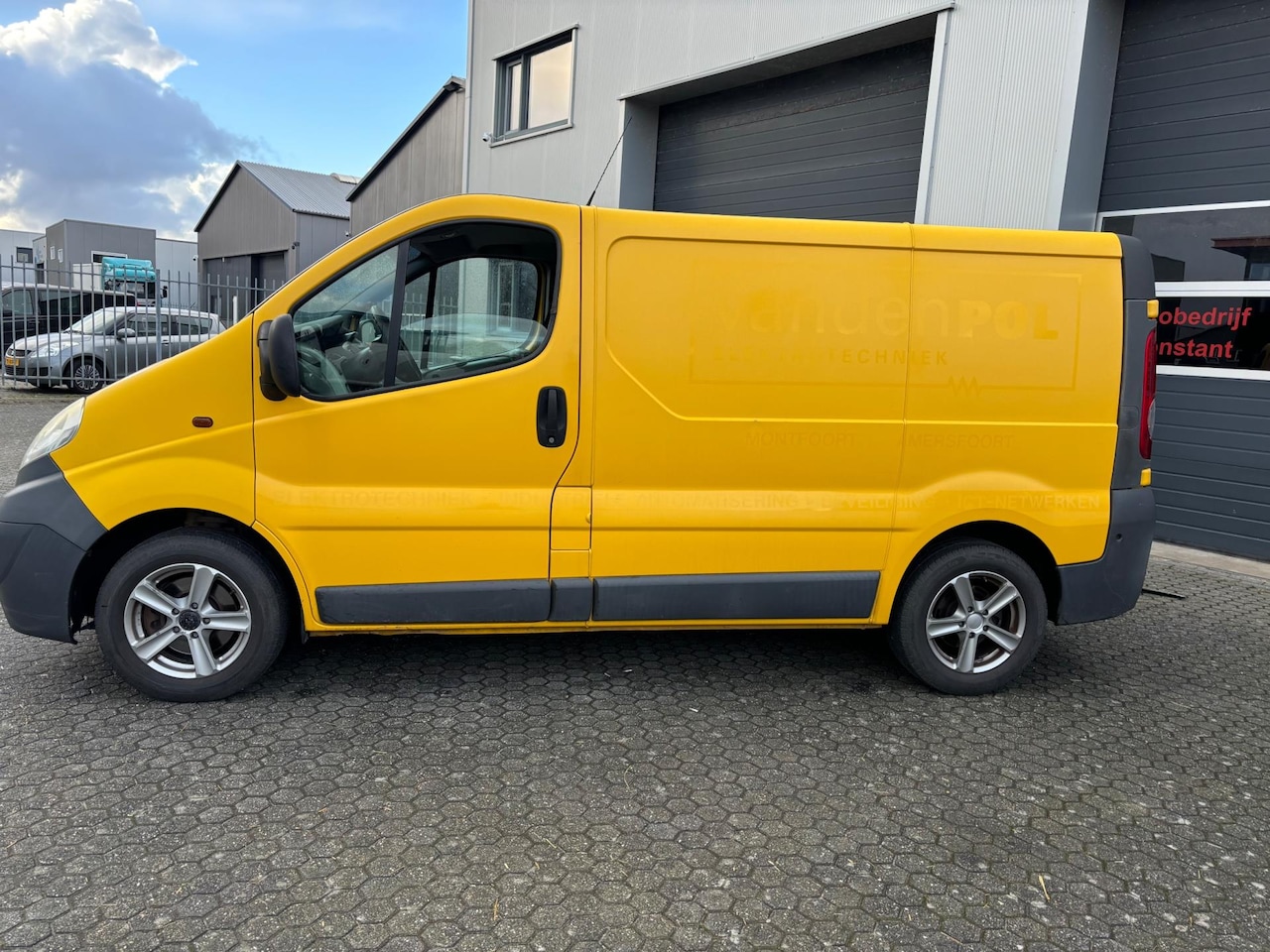 Opel Vivaro - 2.0 CDTI L1H1 3 PERS - AutoWereld.nl