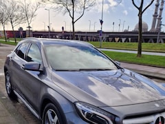 Mercedes-Benz GLA-Klasse - 200 d Prestige AMG Xenon Aut