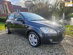 Kia Cee'd - 1.4 X-ecutive AIRCO *05-2025