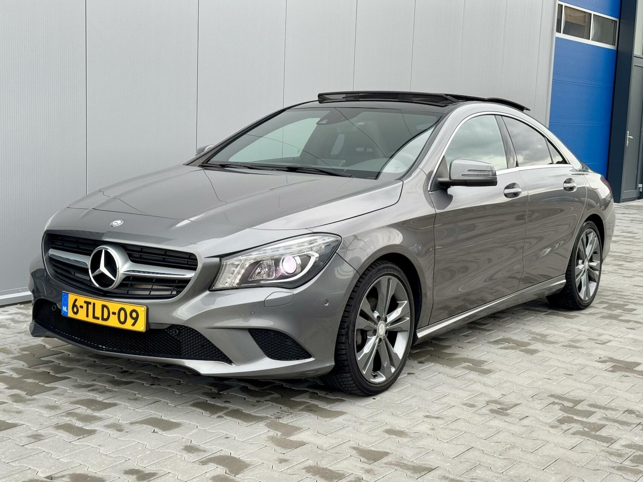 Mercedes-Benz CLA-Klasse - 180 | Panoramadak | Xenon | NL auto ! - AutoWereld.nl