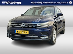 Volkswagen Tiguan - 2.0 TSI 4Motion Highline / Zwenkbare Trekhaak / Panoramadak / Alarmsysteem / Parkeersensor