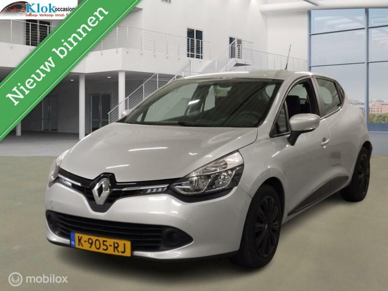 Renault Clio - 1.2 16V Airco Cruise Control Navigatie - AutoWereld.nl